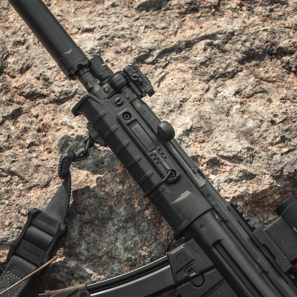 マグプル MAG1049 BK MAGPUL SL ハンドガード MP5 Magpul® SL Hand Guard - HK94/MP5®, Model MAG1049